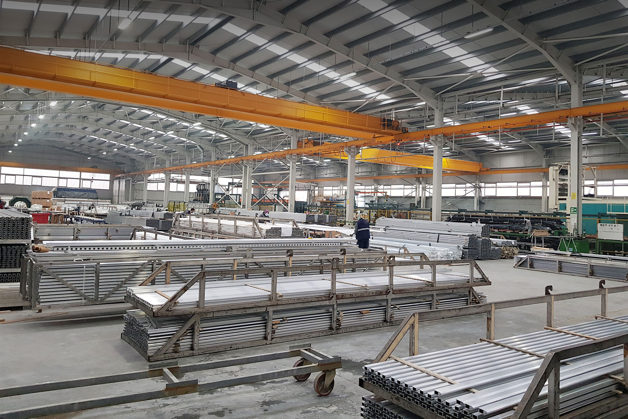 25.000 ㎡ KAPALI ALANDA ÜRETMEYE DEVAM EDİYORUZ